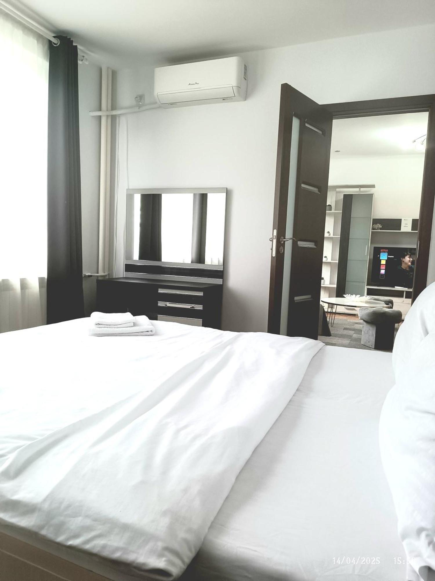 Chic Comfort 1bdr With Landmark View - Concerthall Apartment *